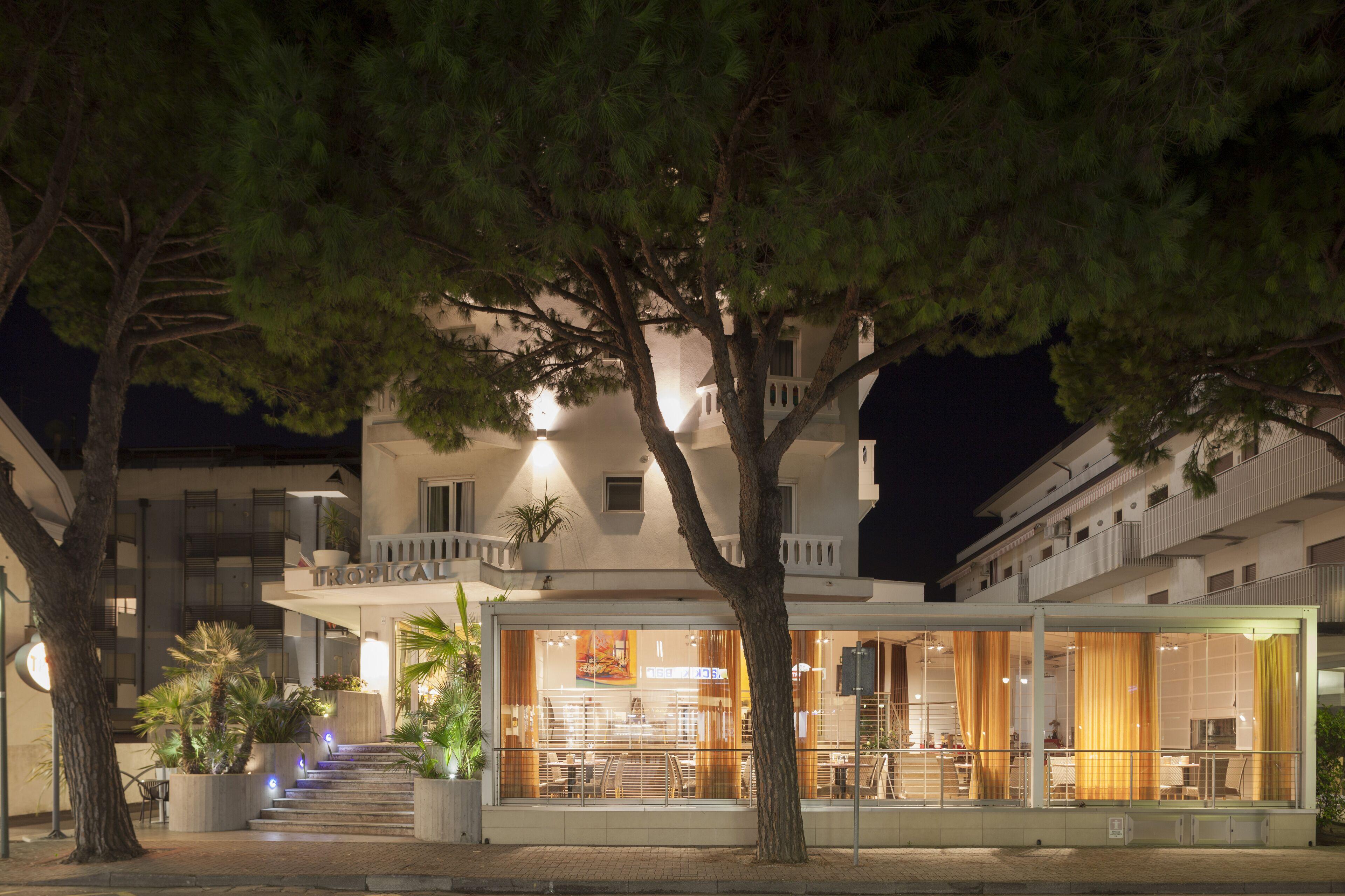 Tropical Hotel 3*