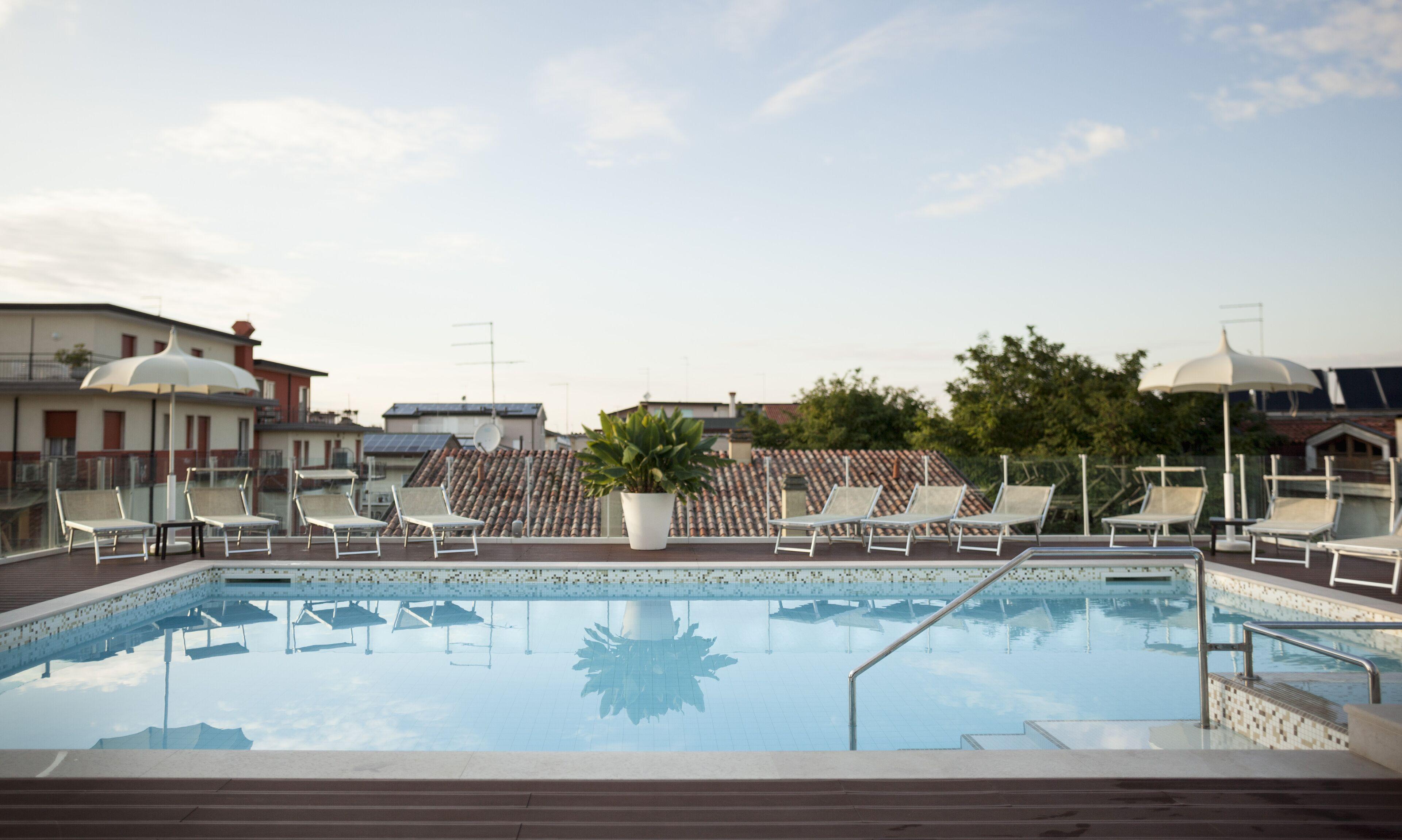 Tropical Hotel 3*