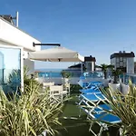 Tropical Hotel 3*